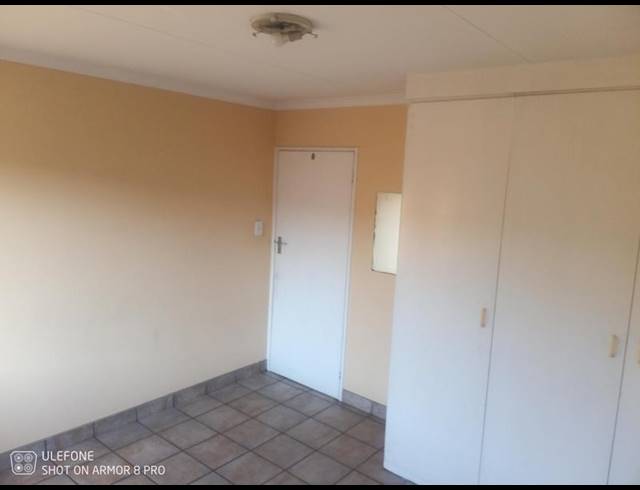 2 BEDROOM APARTMENT FOR SALE IN BOKSBURG EAST